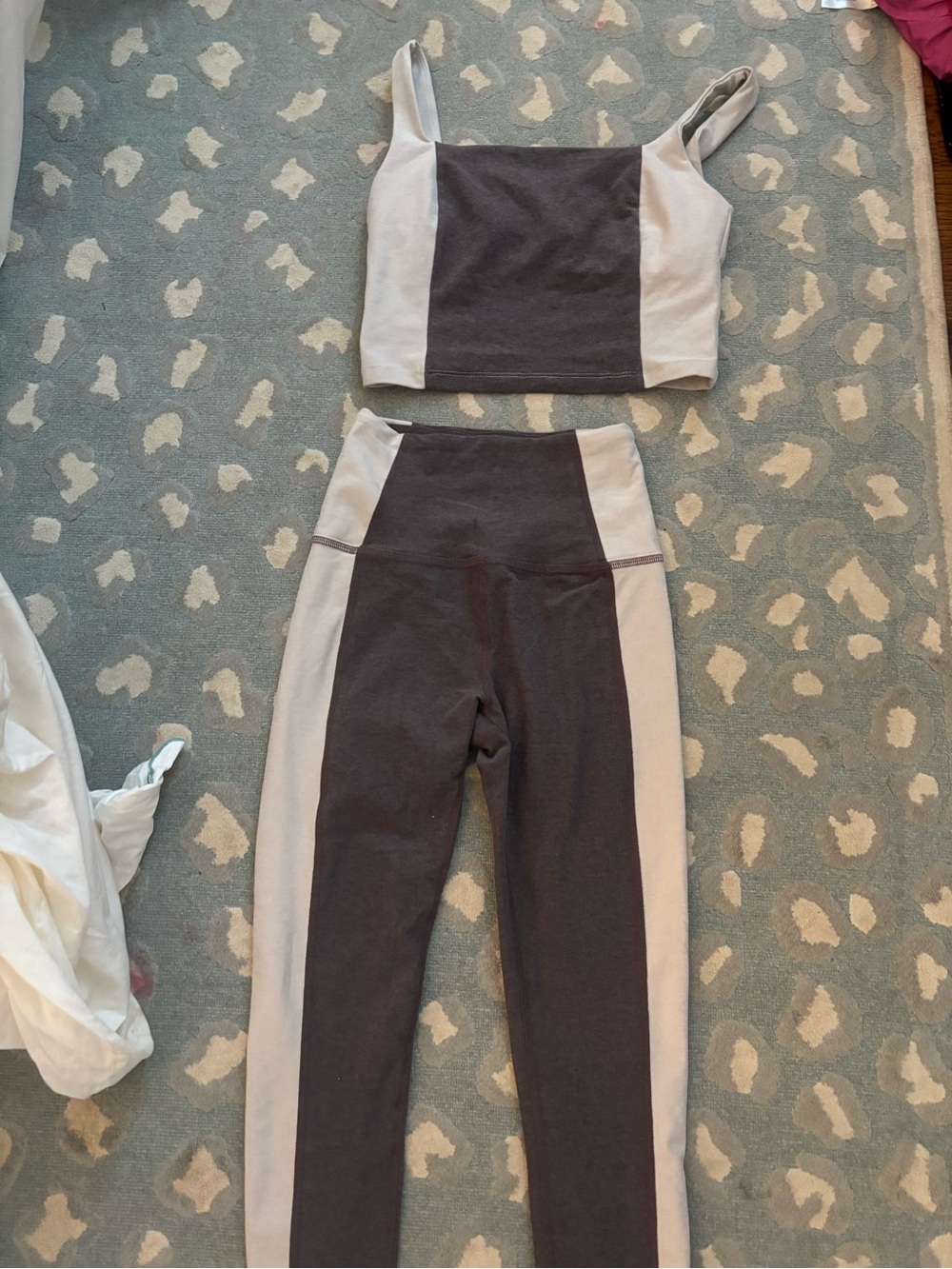 Beyond Yoga Gray & Cream Athletic set